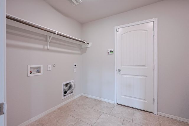 3911 Summerlin Court, Baytown, TX 77521