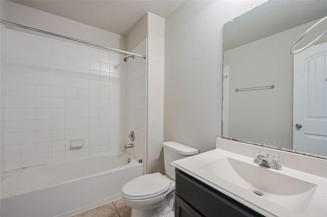3911 Summerlin Court, Baytown, TX 77521