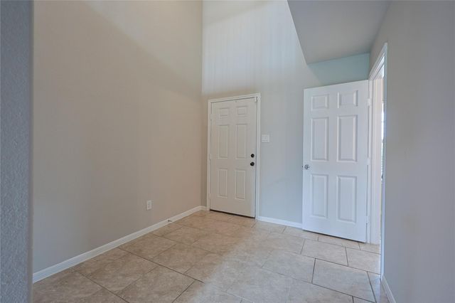 3911 Summerlin Court, Baytown, TX 77521