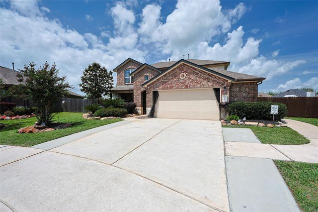 3911 Summerlin Court, Baytown, TX 77521