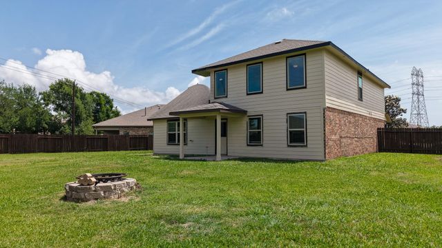 3911 Summerlin Court, Baytown, TX 77521