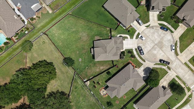 3911 Summerlin Court, Baytown, TX 77521