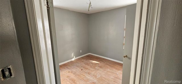 14290 Stansbury Street, Detroit, MI 48227