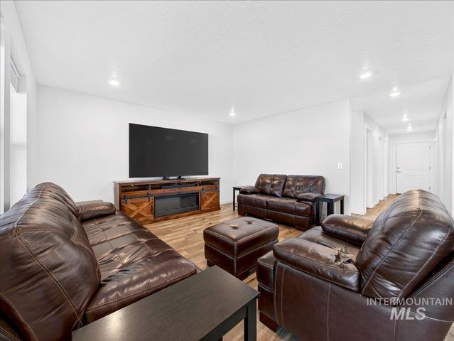 20393 Owl Creek Ave, Caldwell, ID 83605