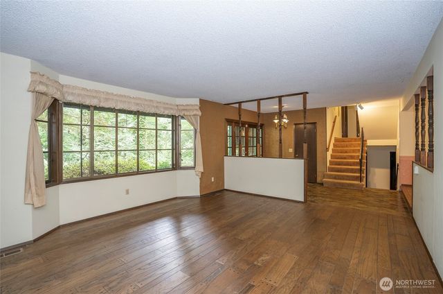 16035 266th Avenue SE, Issaquah, WA 98027