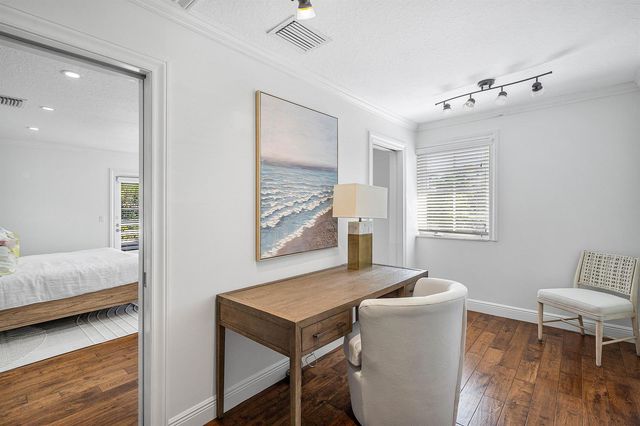 820 Palm Trail, Delray Beach, FL 33483