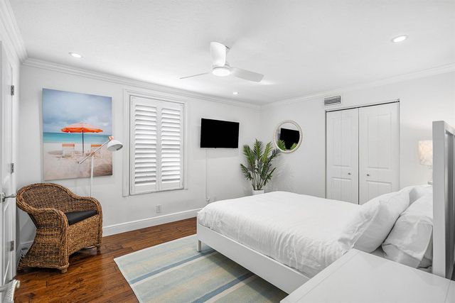 820 Palm Trail, Delray Beach, FL 33483