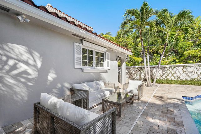 820 Palm Trail, Delray Beach, FL 33483