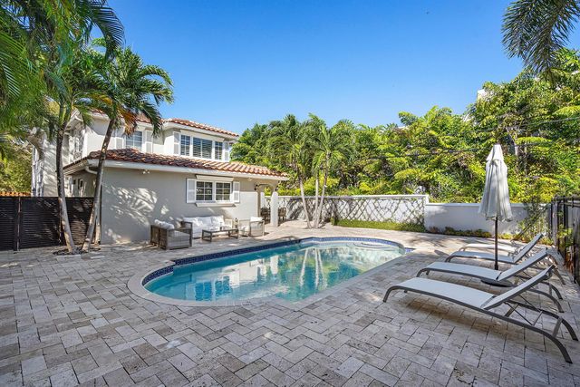 820 Palm Trail, Delray Beach, FL 33483