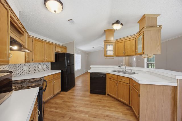 135 Side Saddle DR, Cedar Creek, TX 78612