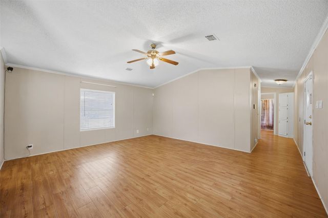 135 Side Saddle DR, Cedar Creek, TX 78612