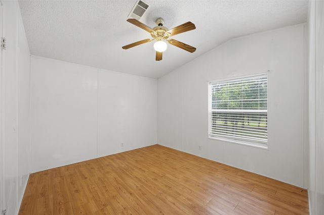 135 Side Saddle DR, Cedar Creek, TX 78612