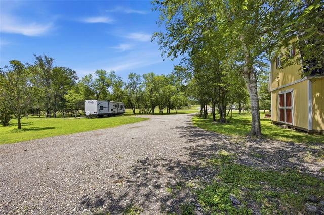 135 Side Saddle DR, Cedar Creek, TX 78612