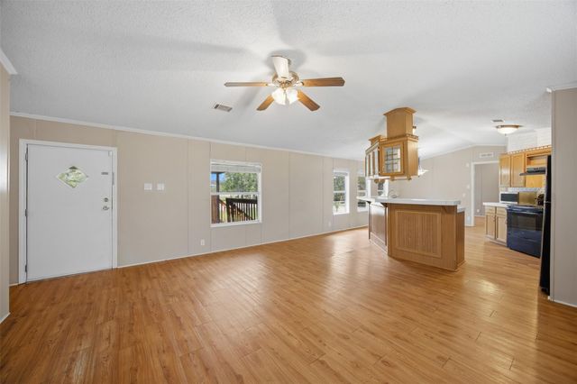 135 Side Saddle DR, Cedar Creek, TX 78612