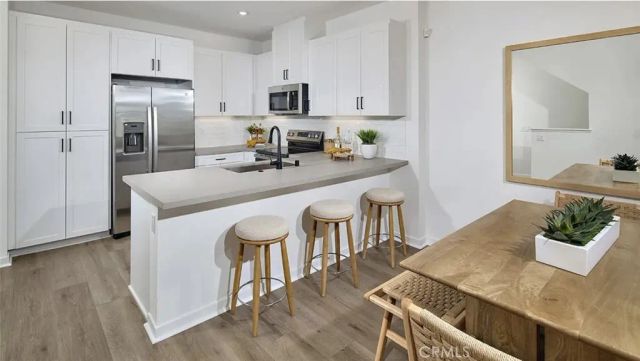1304 W W Oak Crest Paseo, Ontario, CA 91762