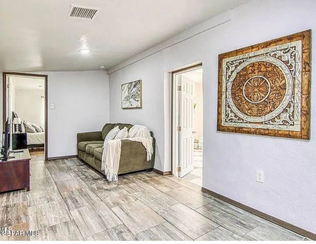 221 HADLOCK Street B, El Paso, TX 79905