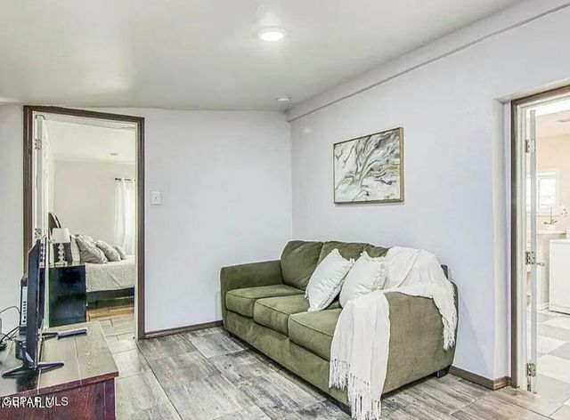 221 HADLOCK Street B, El Paso, TX 79905