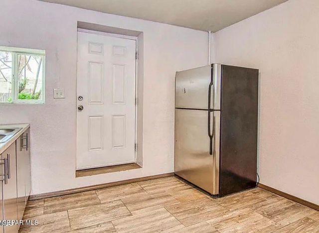 221 HADLOCK Street B, El Paso, TX 79905