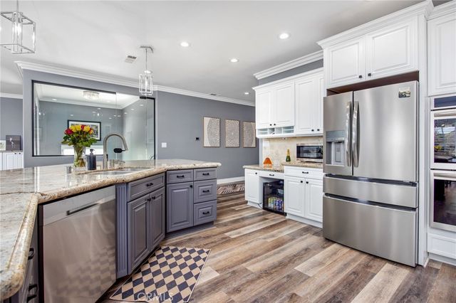 22883 Giant Fir, Canyon Lake, CA 92587