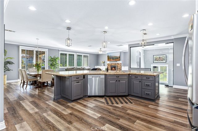 22883 Giant Fir, Canyon Lake, CA 92587