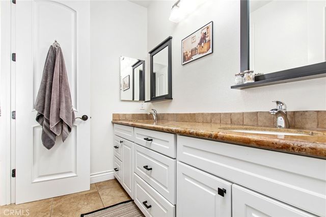 22883 Giant Fir, Canyon Lake, CA 92587