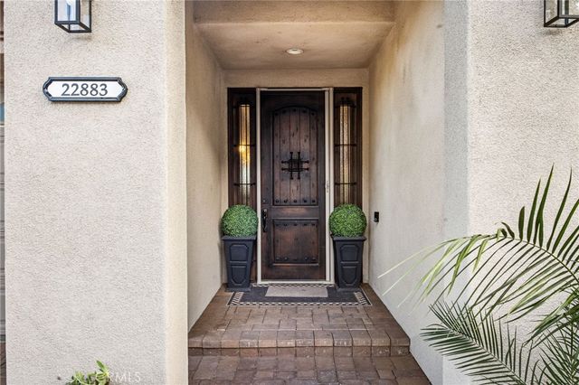 22883 Giant Fir, Canyon Lake, CA 92587