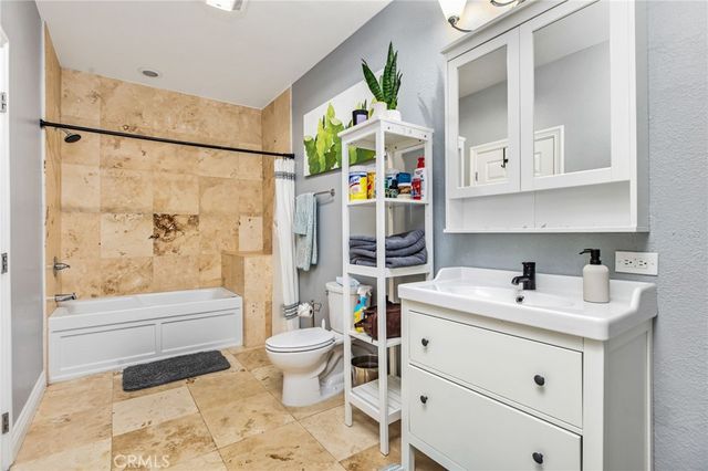 22883 Giant Fir, Canyon Lake, CA 92587