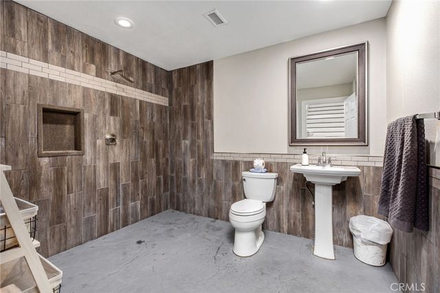 22883 Giant Fir, Canyon Lake, CA 92587