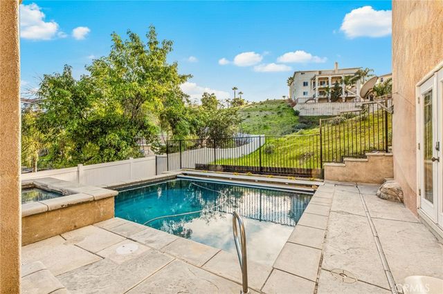 22883 Giant Fir, Canyon Lake, CA 92587