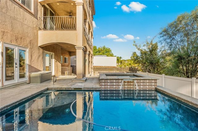 22883 Giant Fir, Canyon Lake, CA 92587