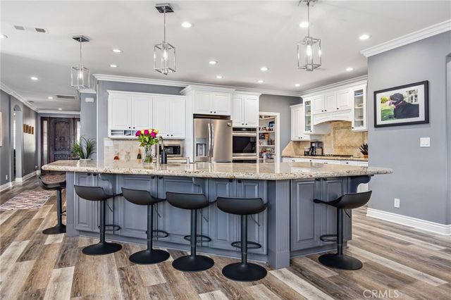 22883 Giant Fir, Canyon Lake, CA 92587