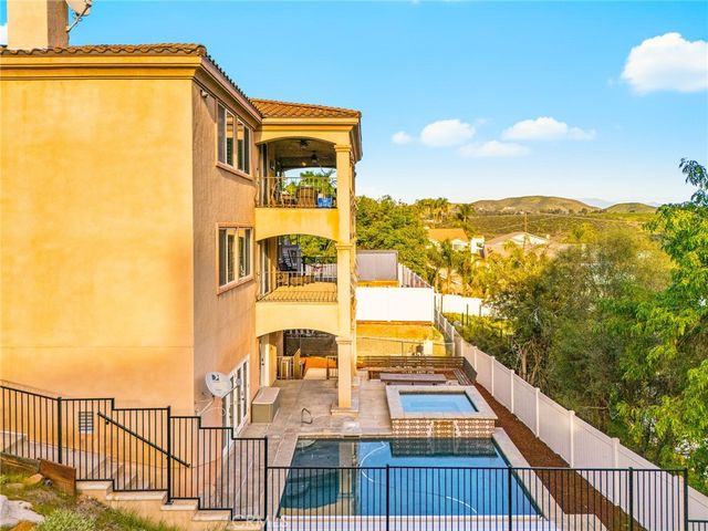 22883 Giant Fir, Canyon Lake, CA 92587