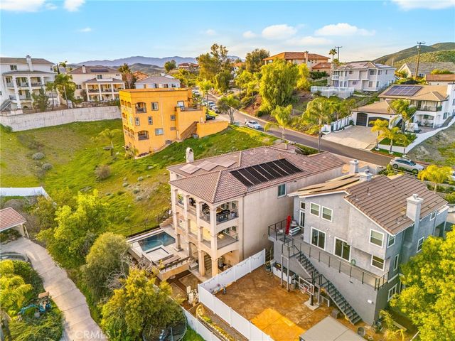 22883 Giant Fir, Canyon Lake, CA 92587