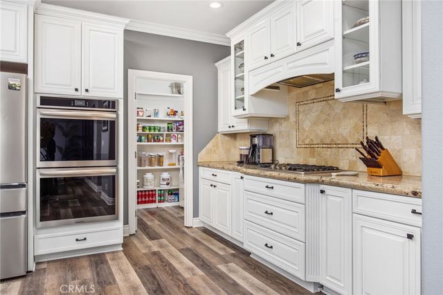 22883 Giant Fir, Canyon Lake, CA 92587