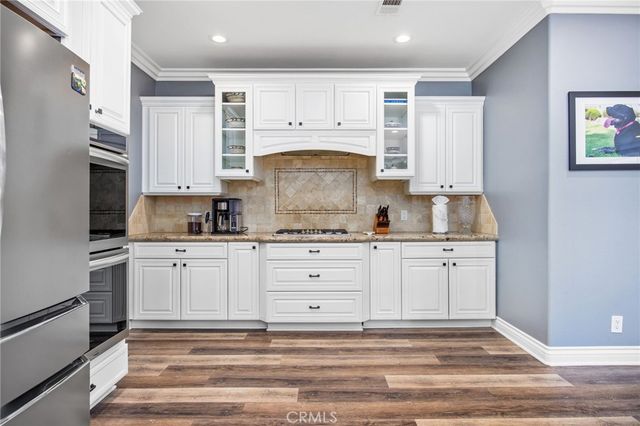 22883 Giant Fir, Canyon Lake, CA 92587