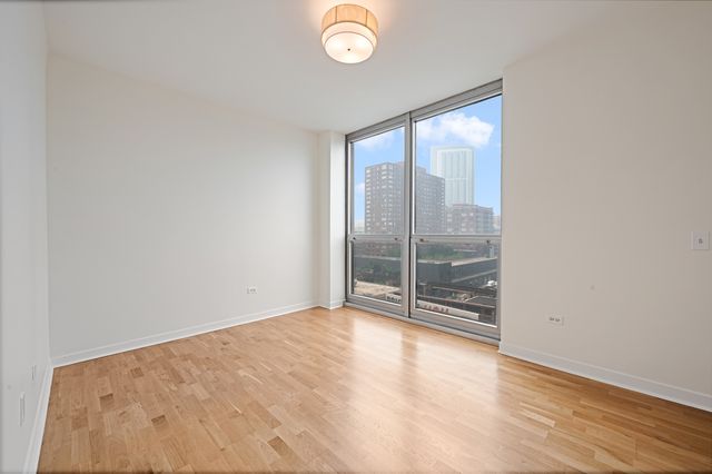 200 W Grand Avenue 804, Chicago, IL 60654