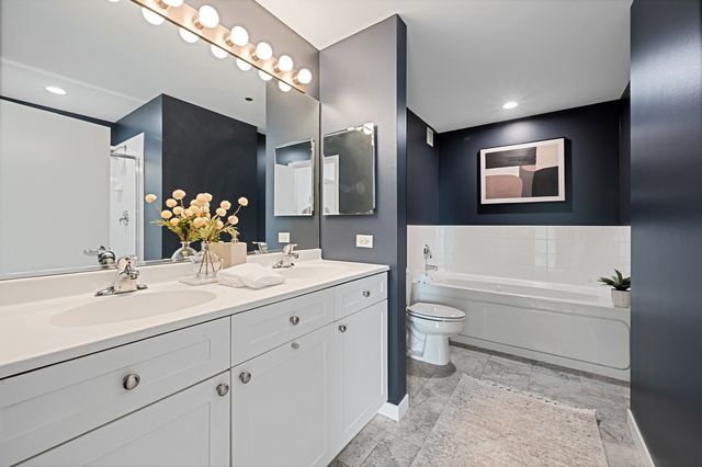 200 W Grand Avenue 804, Chicago, IL 60654