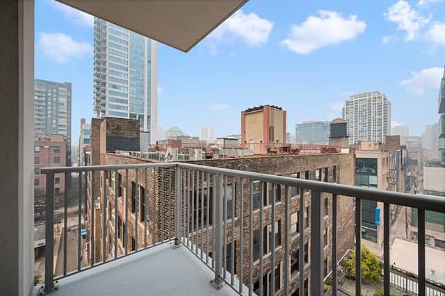 200 W Grand Avenue 804, Chicago, IL 60654