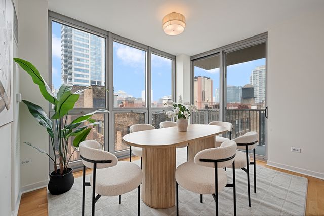 200 W Grand Avenue 804, Chicago, IL 60654