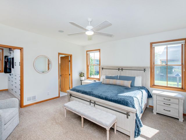 814 New Century Boulevard S, Maplewood, MN 55119