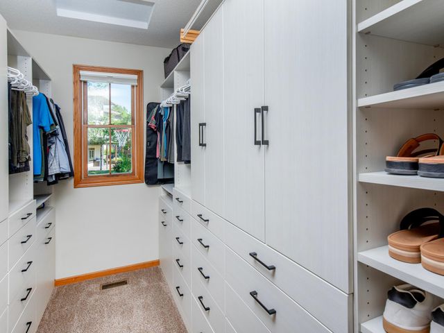 814 New Century Boulevard S, Maplewood, MN 55119