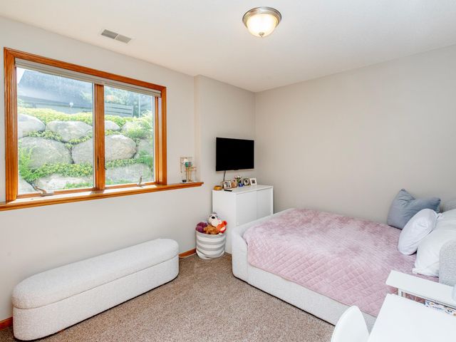 814 New Century Boulevard S, Maplewood, MN 55119