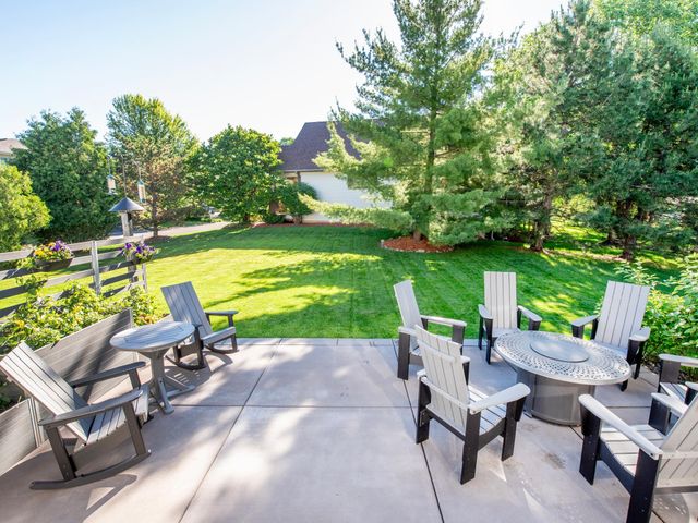 814 New Century Boulevard S, Maplewood, MN 55119