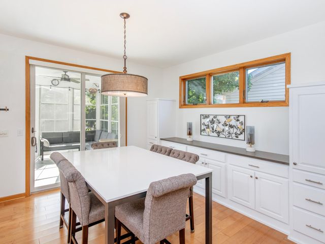 814 New Century Boulevard S, Maplewood, MN 55119