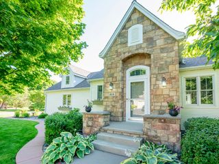 814 New Century Boulevard S, Maplewood, MN 55119
