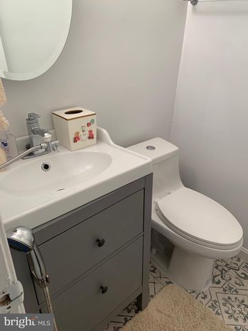 3815 CHESTERWOOD DR #3815, Silver Spring, MD 20906