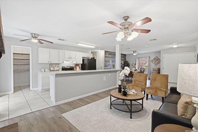 802 Thrasher, San Antonio, TX 78245