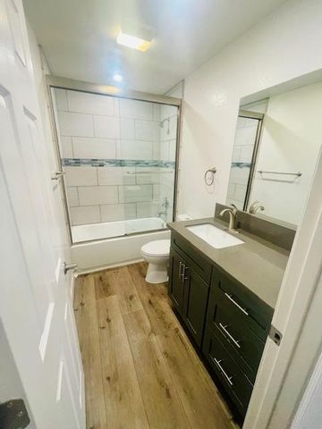 1223 N Sylmar, Fresno, CA 93727