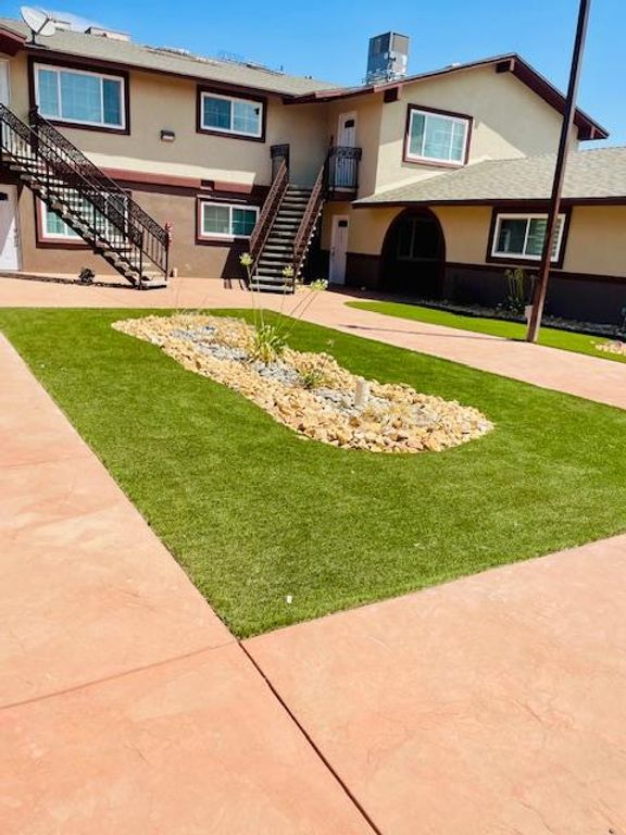 Image 10 of property listing at 1223 N Sylmar, Fresno, CA 93727