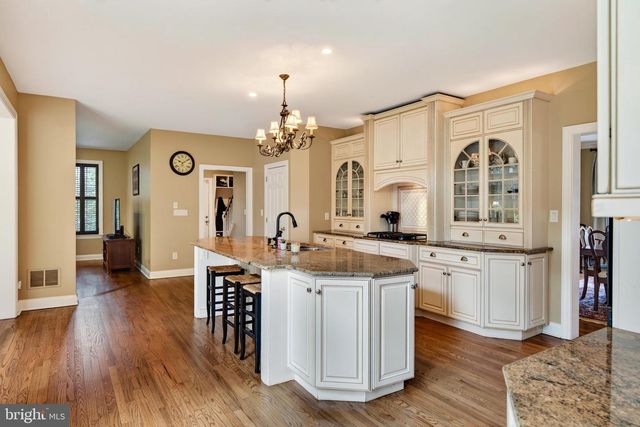 1003 HIDDEN HOLLOW LN, West Chester, PA 19380